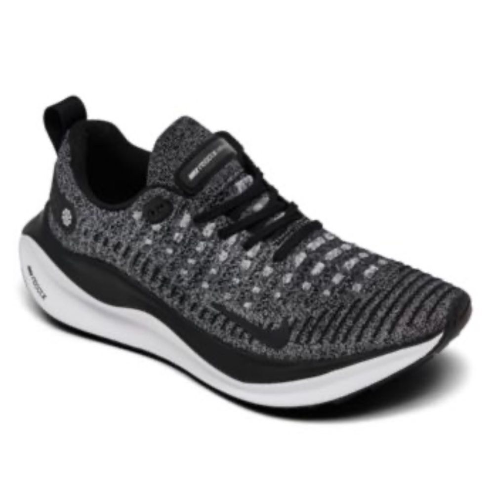 Nike Women’s Gray/White React Infinity Run Flyknit 4 Running Sneakers(Size 8)